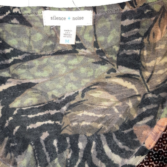 clothes - Picture 6 of 6